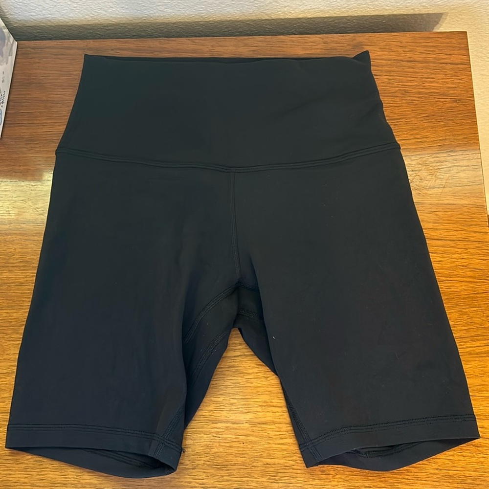 Lululemon Align™ High-Rise Short 6" in black Size 6 Biker Short